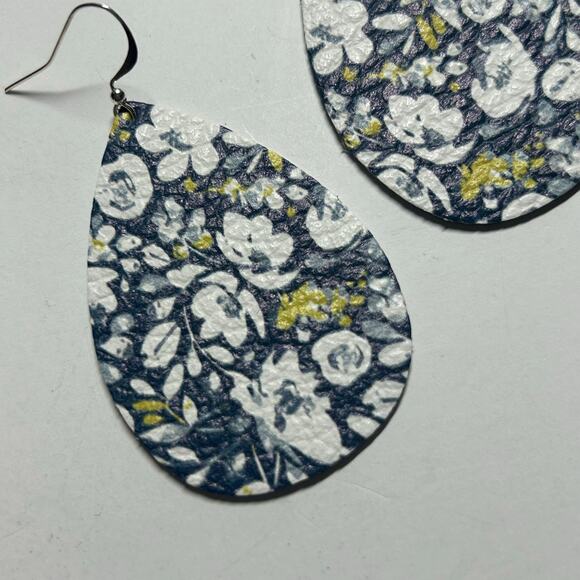 Handmade Genuine Leather Navy Poppy Floral Boho Teardrop Earrings 2.25" - Picture 2 of 4